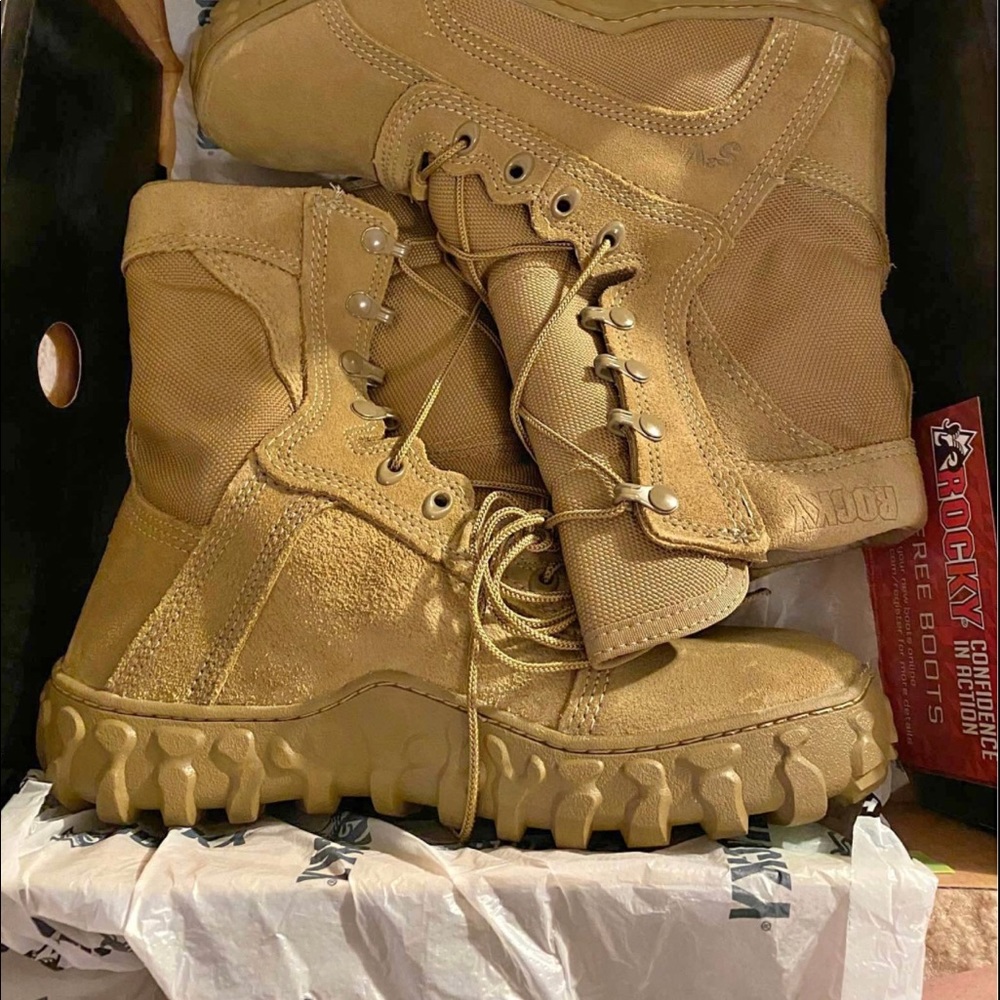 Rocky  S2V 7.5M Coyote Brown Insulated New in box
